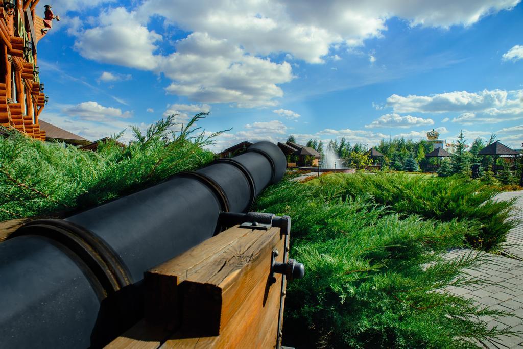 Petrovskyi Brovar Brovary Exteriör bild