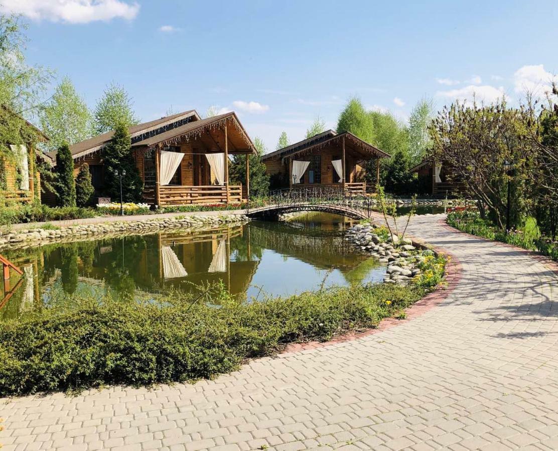 Petrovskyi Brovar Brovary Exteriör bild