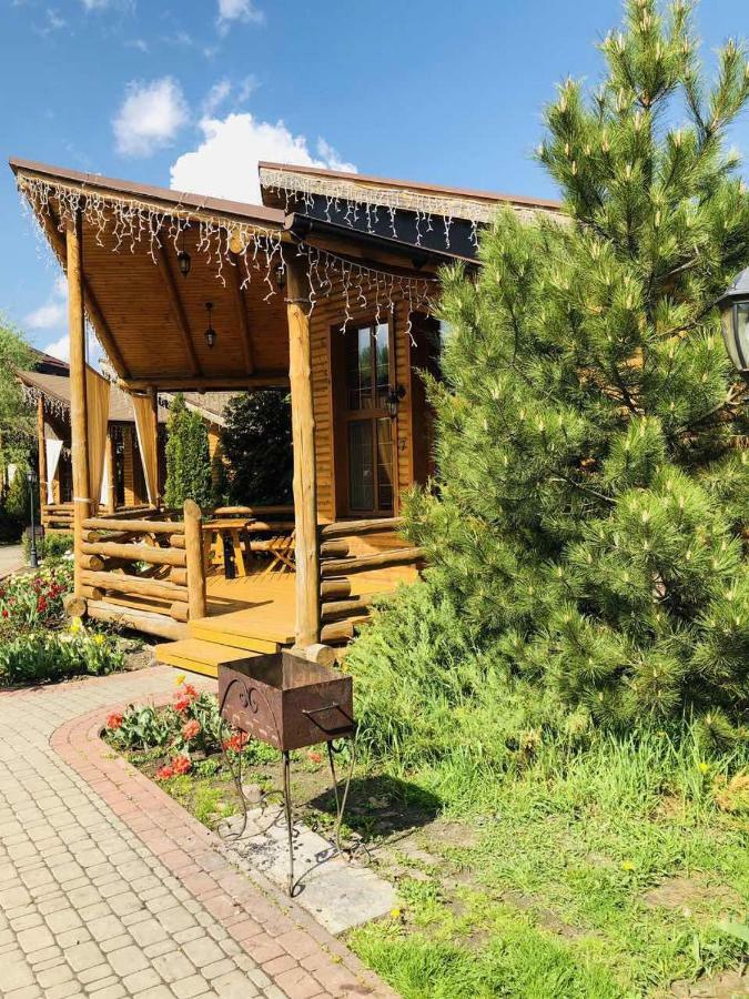 Petrovskyi Brovar Brovary Exteriör bild